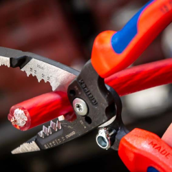 Wire Stripper 215mm (8.5”) with sharp edges for all type of wire stripping function, cutting wires